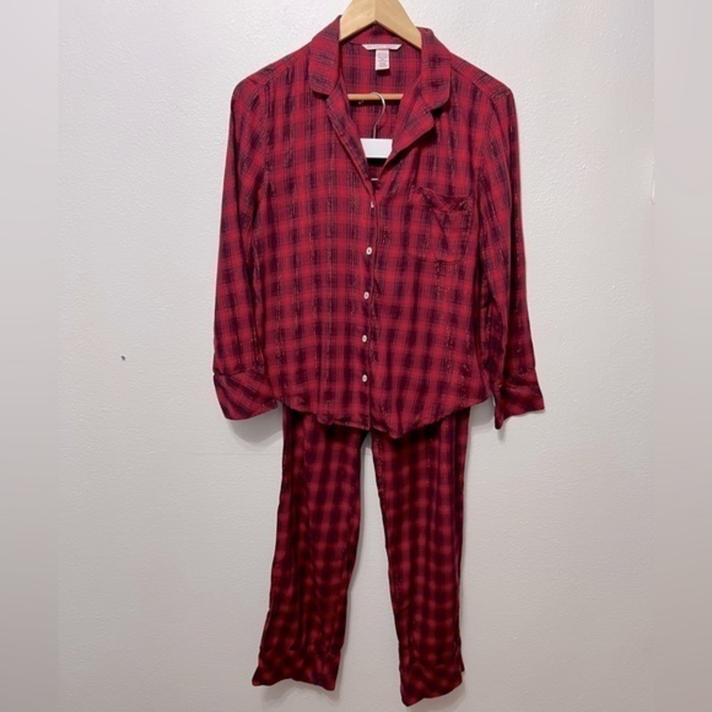 Victoria’s Secret Black‎ & Red Shimmer Paid Long Sleeve And Long Pant Pajama Set